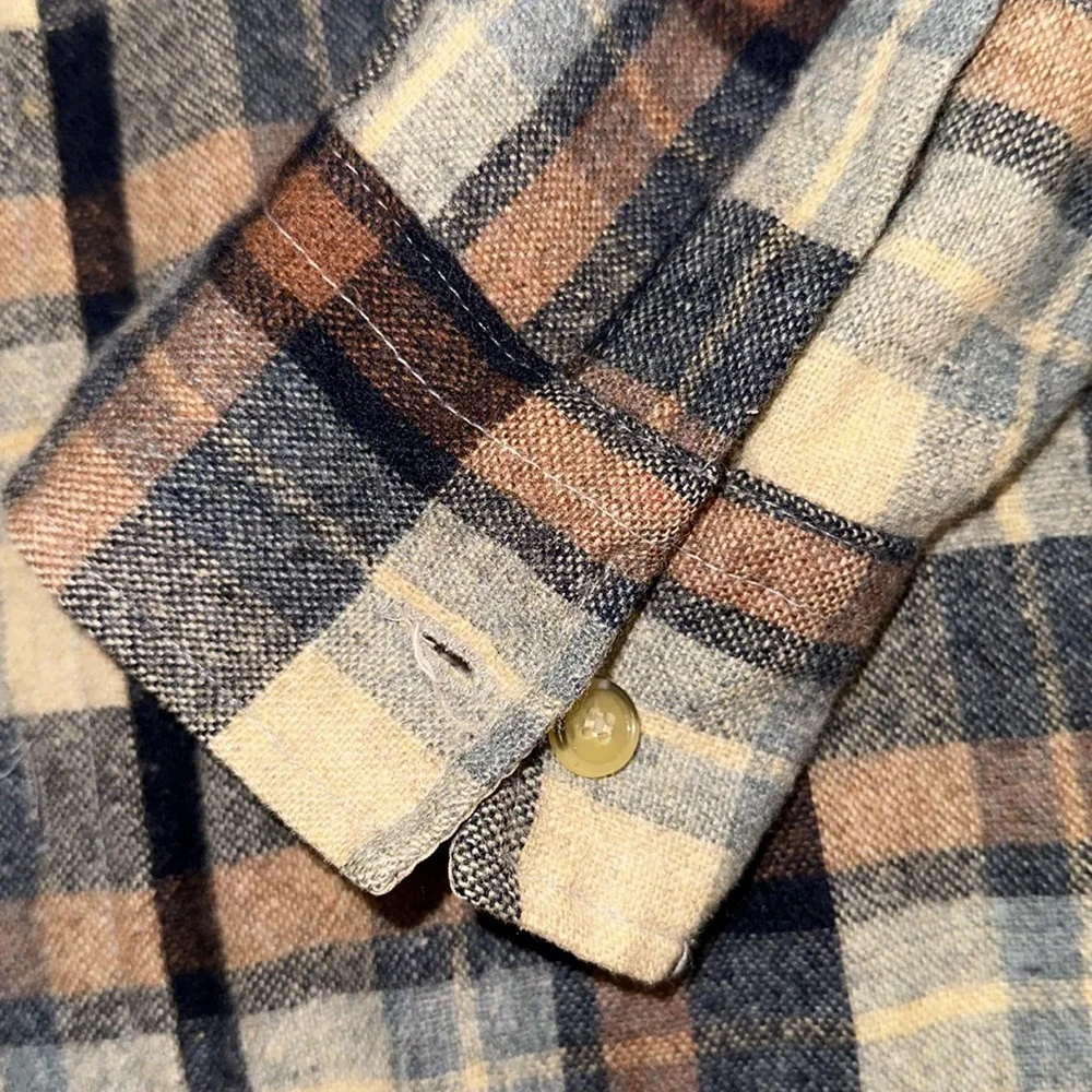 Shirt Jacket size L 85% wool; 15% nylon; Younkers Men’s Store - Picture 7 of 7